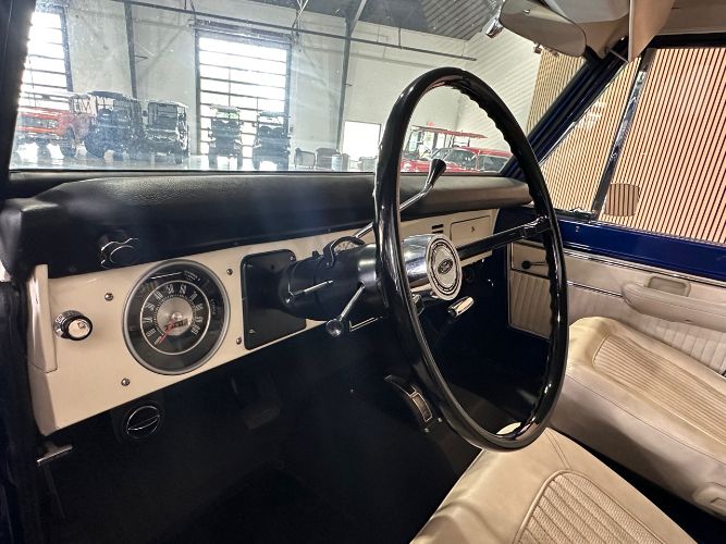 Unknown-Bronco-1969-Dark-Blue-Parchment-35