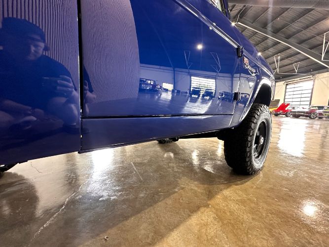 Unknown-Bronco-1969-Dark-Blue-Parchment-44