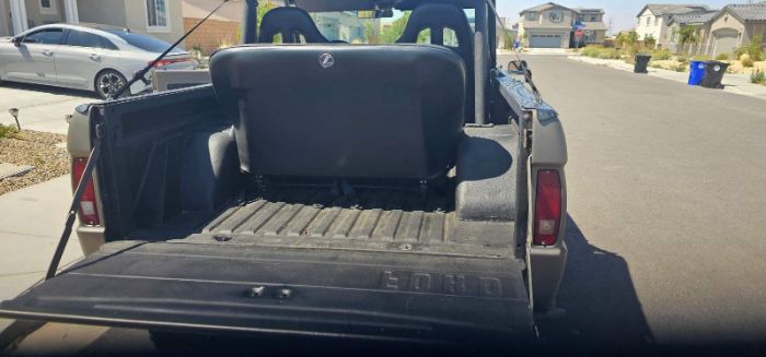 Unknown-Bronco-1969-Gray-Black-16