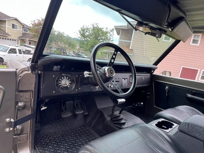Unknown-Bronco-1969-Gray-Black-26
