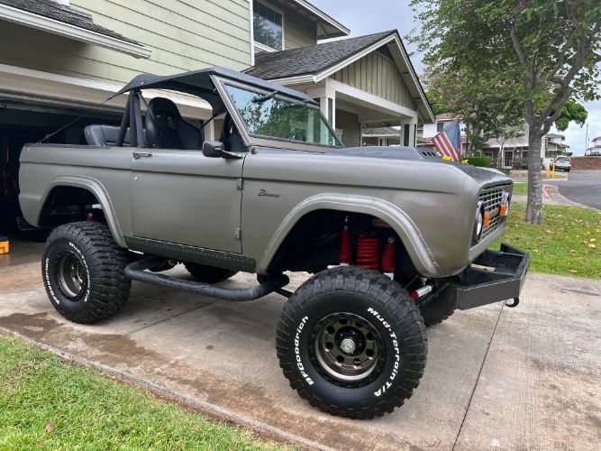 Unknown-Bronco-1969-Gray-Black