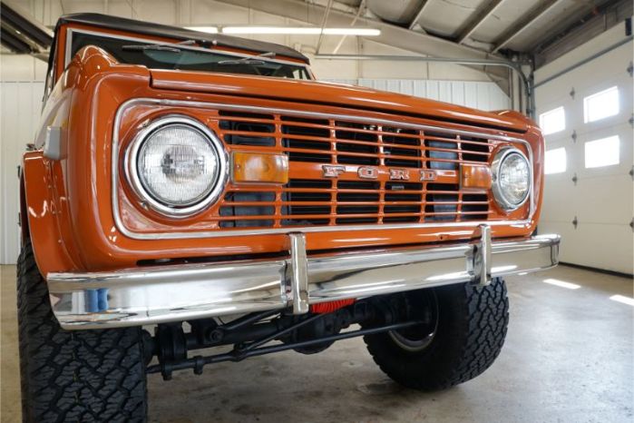 Unknown-Bronco-1969-Orange-Cream-13