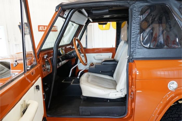Unknown-Bronco-1969-Orange-Cream-15