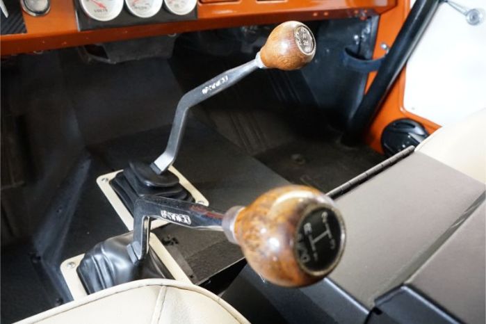 Unknown-Bronco-1969-Orange-Cream-24