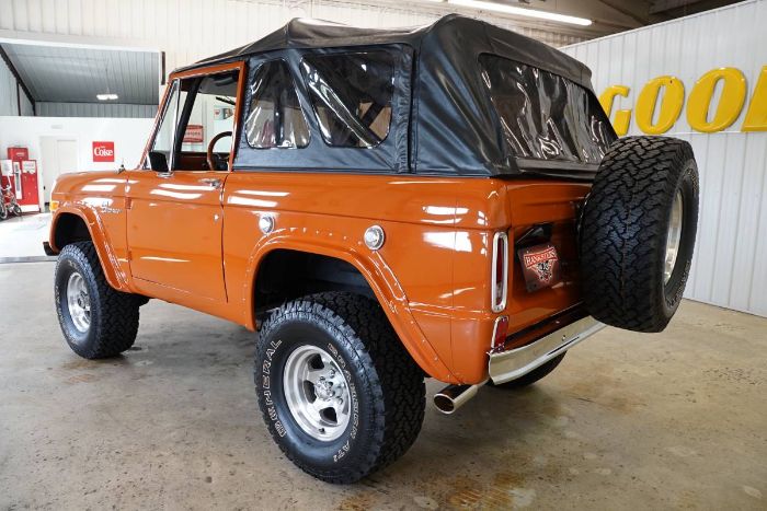 Unknown-Bronco-1969-Orange-Cream-3