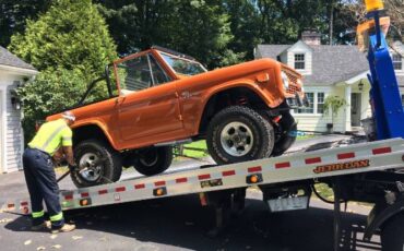 Unknown-Bronco-1969-Orange-Cream
