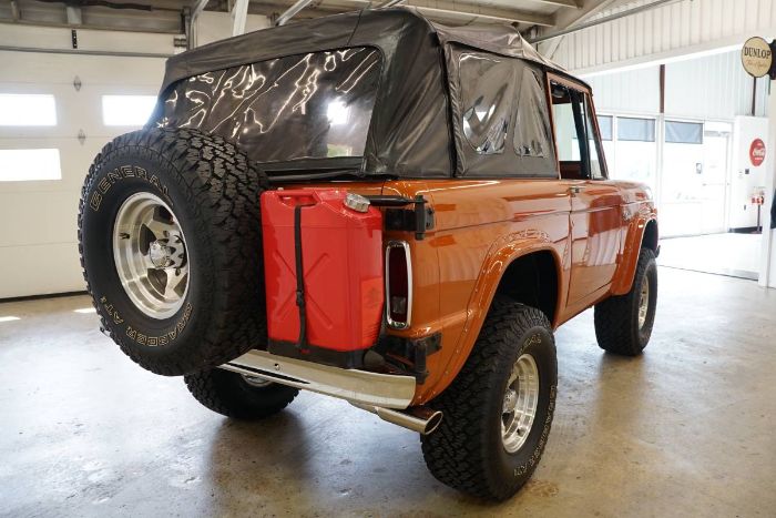 Unknown-Bronco-1969-Orange-Cream-6