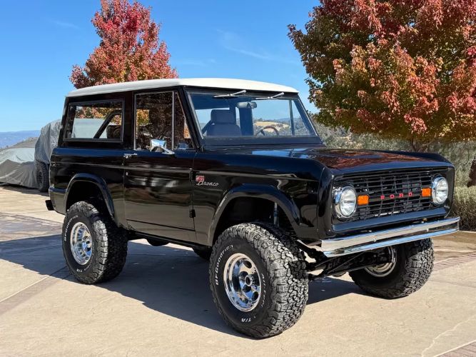 Unknown-Bronco-1969-Raven-Black-3