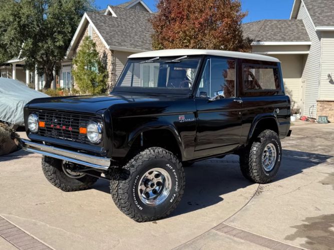 Unknown-Bronco-1969-Raven-Black