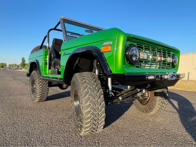Unknown-Bronco-1970-Green-10