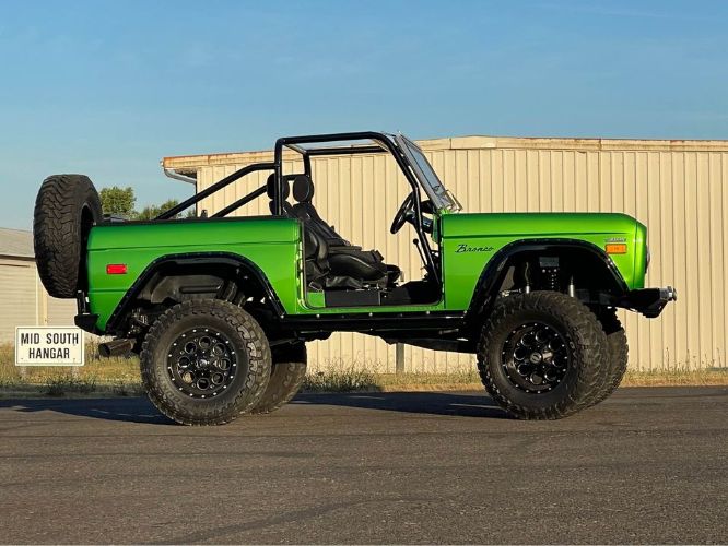 Unknown-Bronco-1970-Green-19