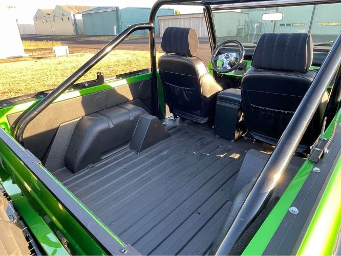 Unknown-Bronco-1970-Green-3