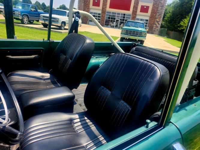 Unknown-Bronco-1970-Green-Black-2