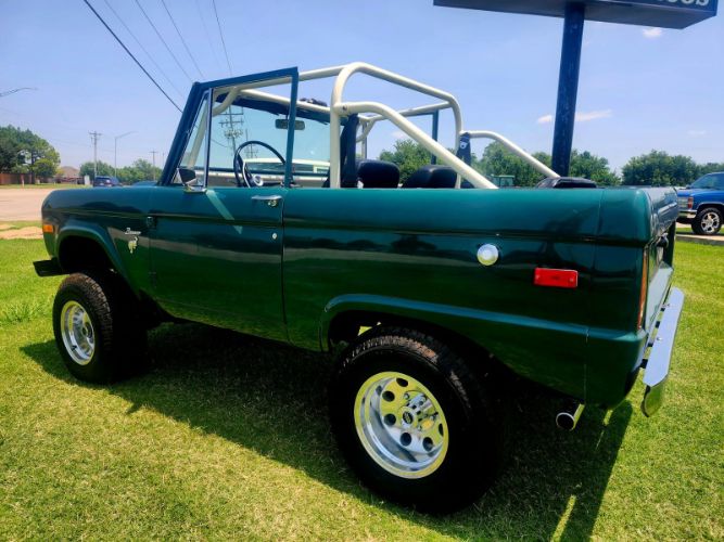 Unknown-Bronco-1970-Green-Black-5