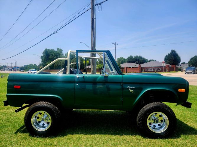 Unknown-Bronco-1970-Green-Black-6