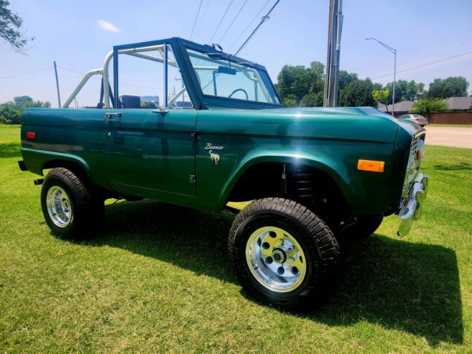 Unknown-Bronco-1970-Green-Black-7