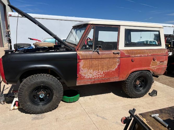 Unknown-Bronco-1970-Orange-13