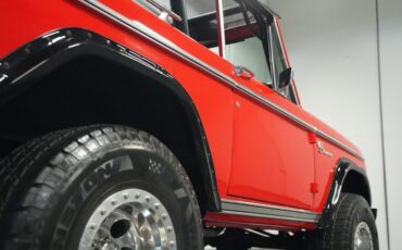 Unknown-Bronco-1970-Red-Black-ampamp-Red-10