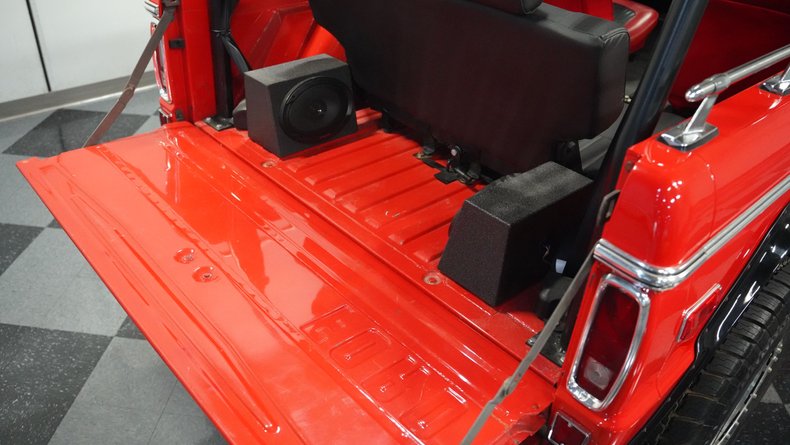 Unknown-Bronco-1970-Red-Black-ampamp-Red-12