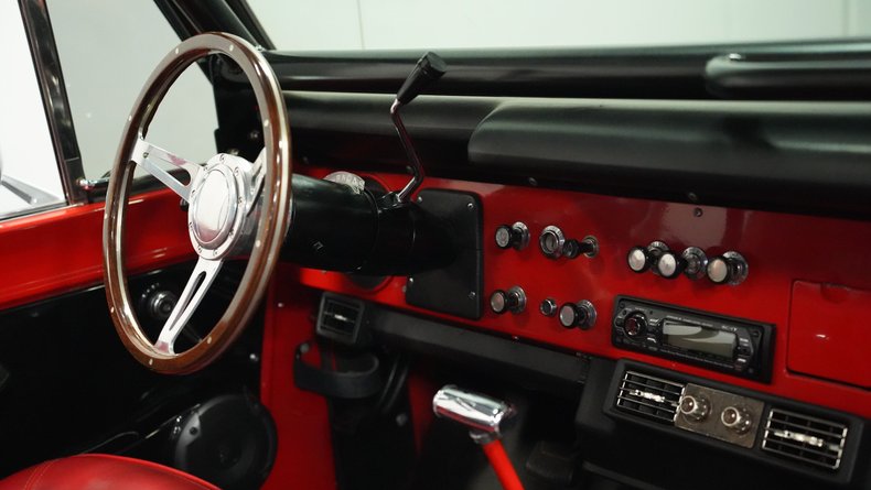 Unknown-Bronco-1970-Red-Black-ampamp-Red-16