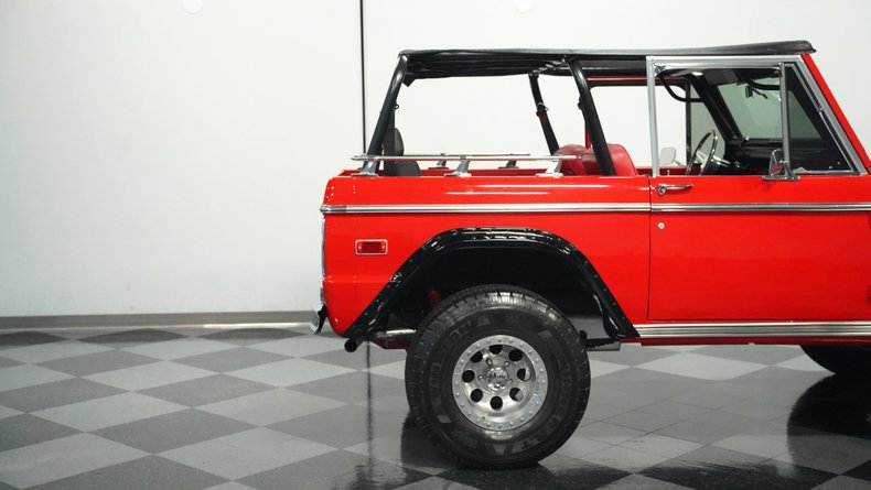 Unknown-Bronco-1970-Red-Black-ampamp-Red-3