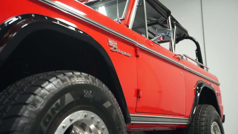 Unknown-Bronco-1970-Red-Black-ampamp-Red-30
