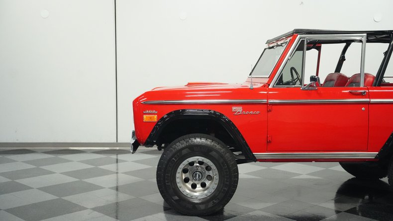 Unknown-Bronco-1970-Red-Black-ampamp-Red-31