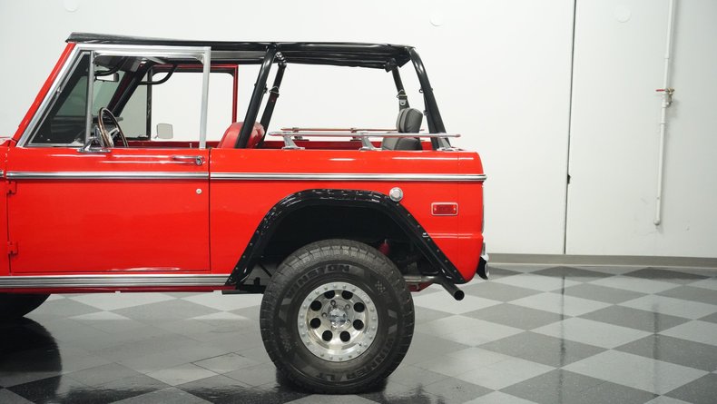 Unknown-Bronco-1970-Red-Black-ampamp-Red-32