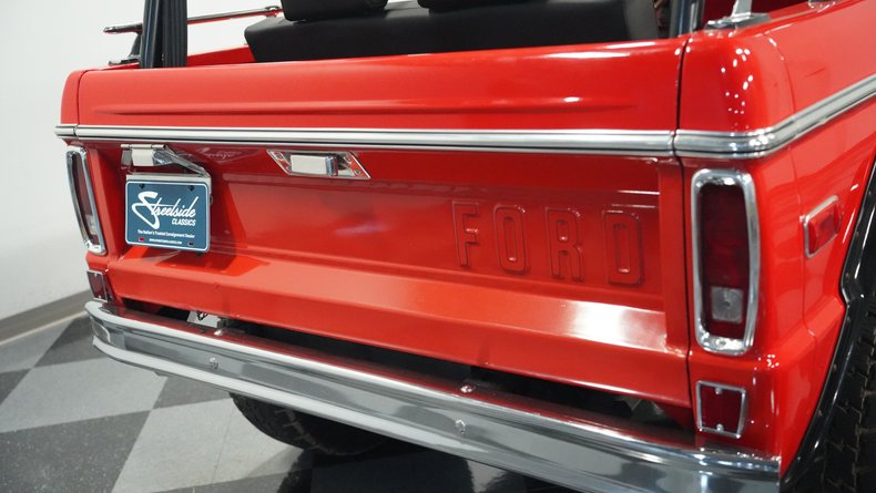 Unknown-Bronco-1970-Red-Black-ampamp-Red-33