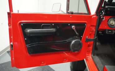 Unknown-Bronco-1970-Red-Black-ampamp-Red-45