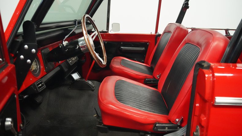 Unknown-Bronco-1970-Red-Black-ampamp-Red-46