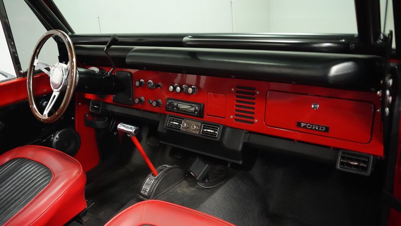 Unknown-Bronco-1970-Red-Black-ampamp-Red-5
