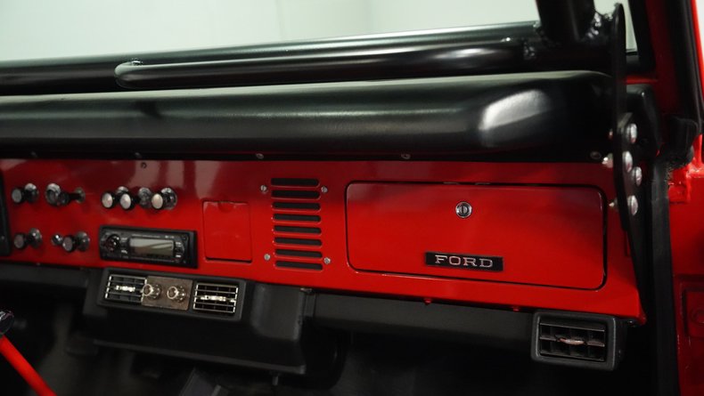 Unknown-Bronco-1970-Red-Black-ampamp-Red-6