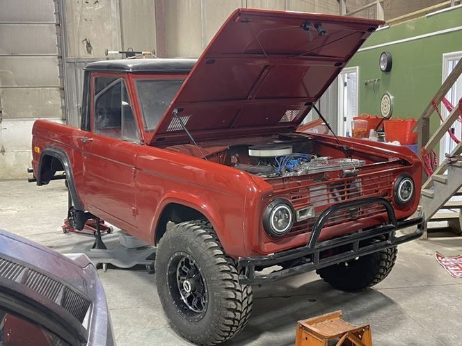 Unknown-Bronco-1970-Red-Red-1