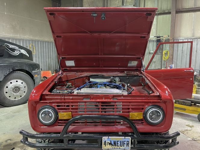 Unknown-Bronco-1970-Red-Red-6