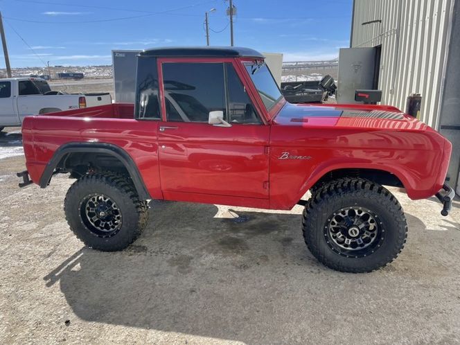 Unknown-Bronco-1970-Red-Red