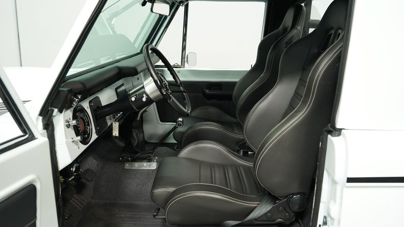 Unknown-Bronco-1970-White-Black-13