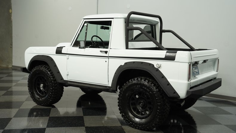 Unknown-Bronco-1970-White-Black-15