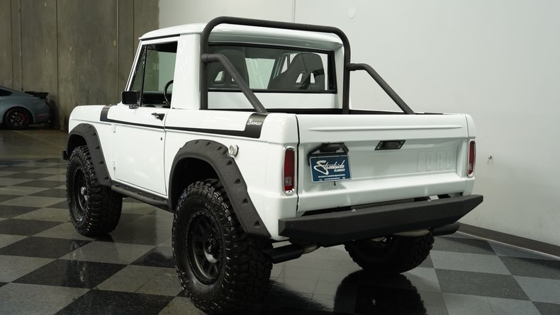 Unknown-Bronco-1970-White-Black-16