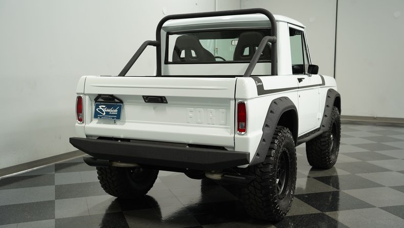 Unknown-Bronco-1970-White-Black-17