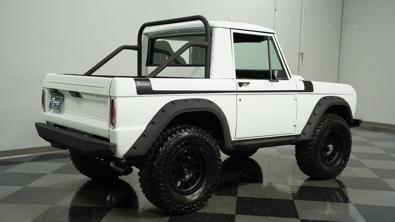 Unknown-Bronco-1970-White-Black-18