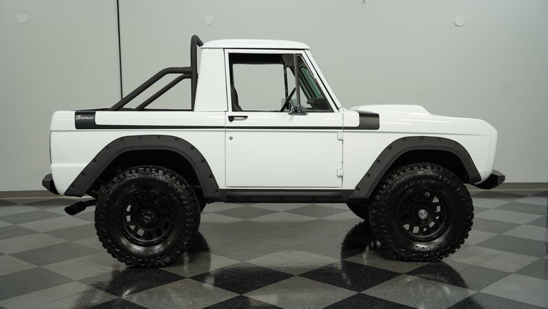Unknown-Bronco-1970-White-Black-19