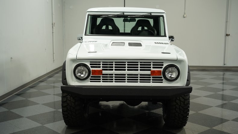 Unknown-Bronco-1970-White-Black-22