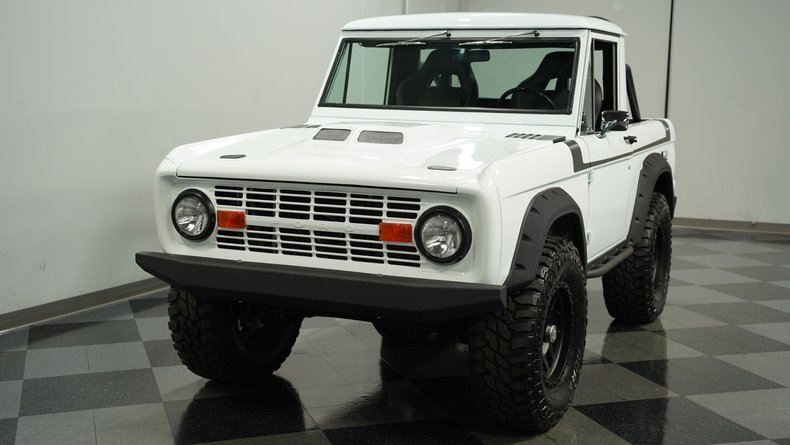 Unknown-Bronco-1970-White-Black-23