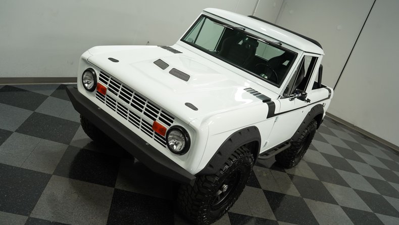 Unknown-Bronco-1970-White-Black-24