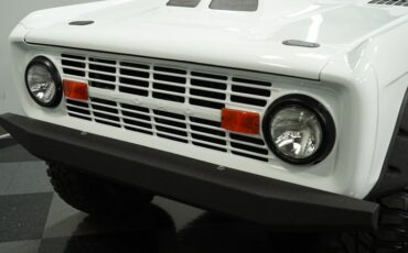 Unknown-Bronco-1970-White-Black-25