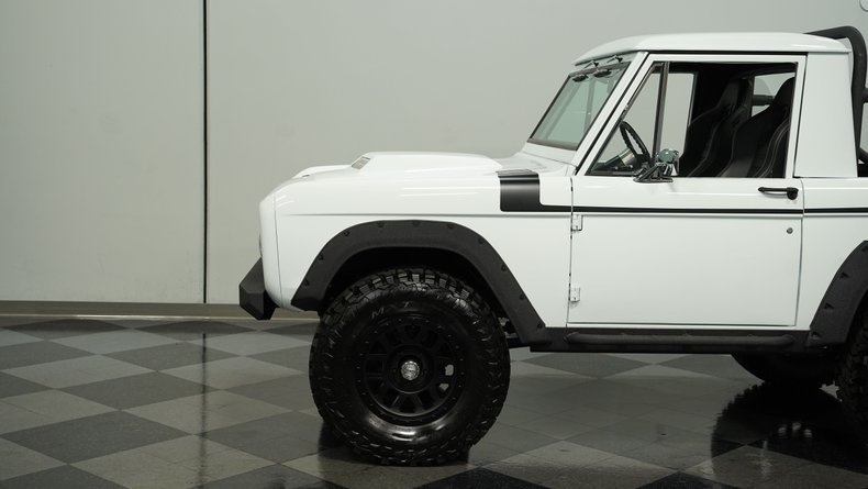 Unknown-Bronco-1970-White-Black-27