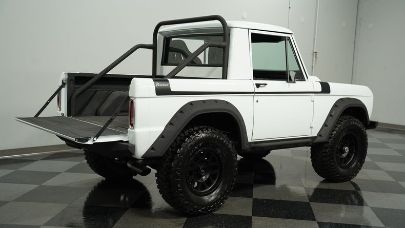 Unknown-Bronco-1970-White-Black-3