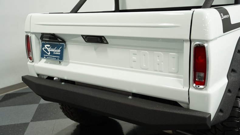 Unknown-Bronco-1970-White-Black-31