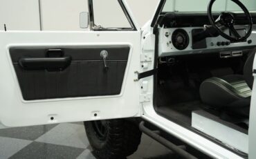 Unknown-Bronco-1970-White-Black-37